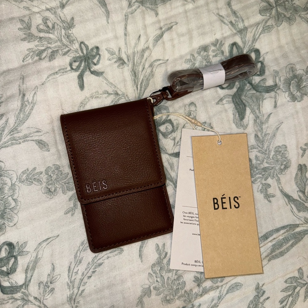 BÉIS ID Wristlet in Maple